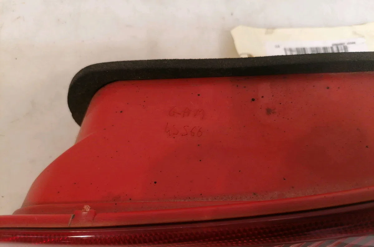 Feu arrière intérieur droit Alfa romeo 147 (937_) 1.9 jtdm 16v (937.axn1b, 937.axz1b) (2008-2010) occasion
