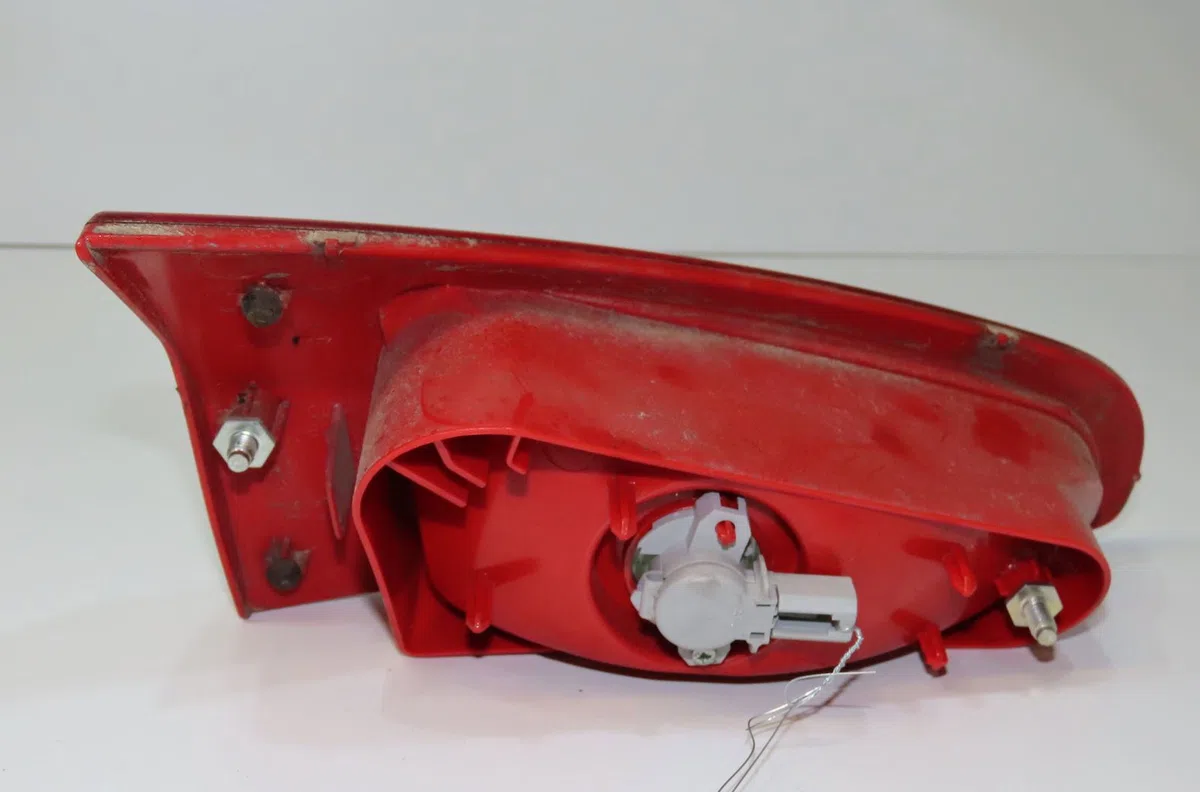 Feu arrière intérieur droit Alfa romeo 147 (937_) 1.9 jtdm 8v (937.axd1a, 937.axu1a, 937.bxu1a) (2005-2010) occasion