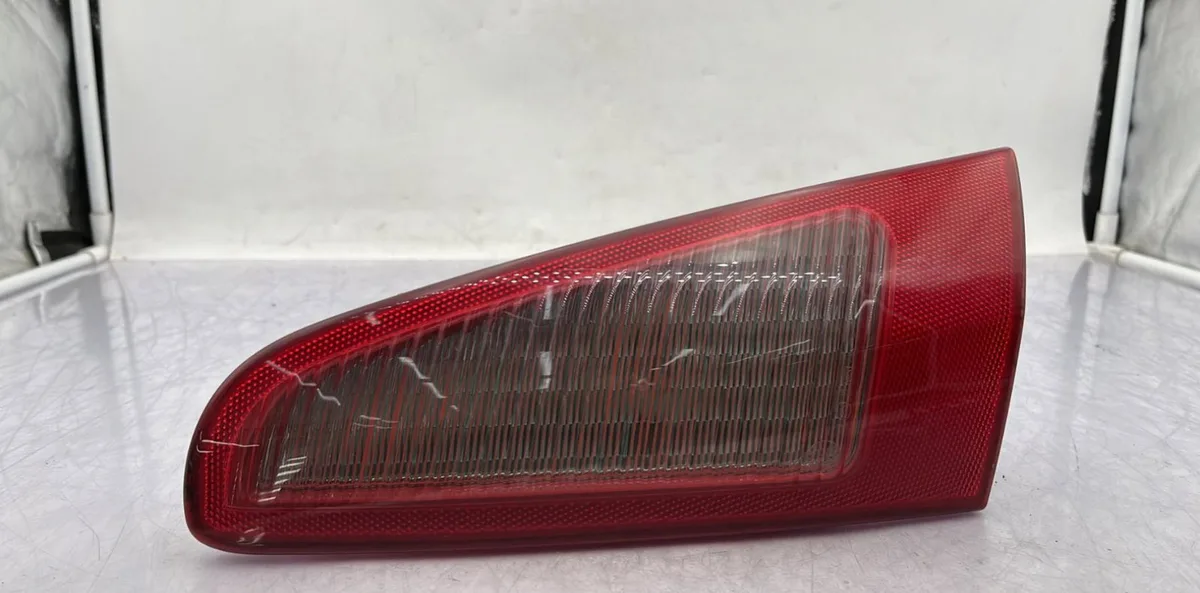 Feu arrière intérieur droit ALFA ROMEO 147 PHASE 2 occasion