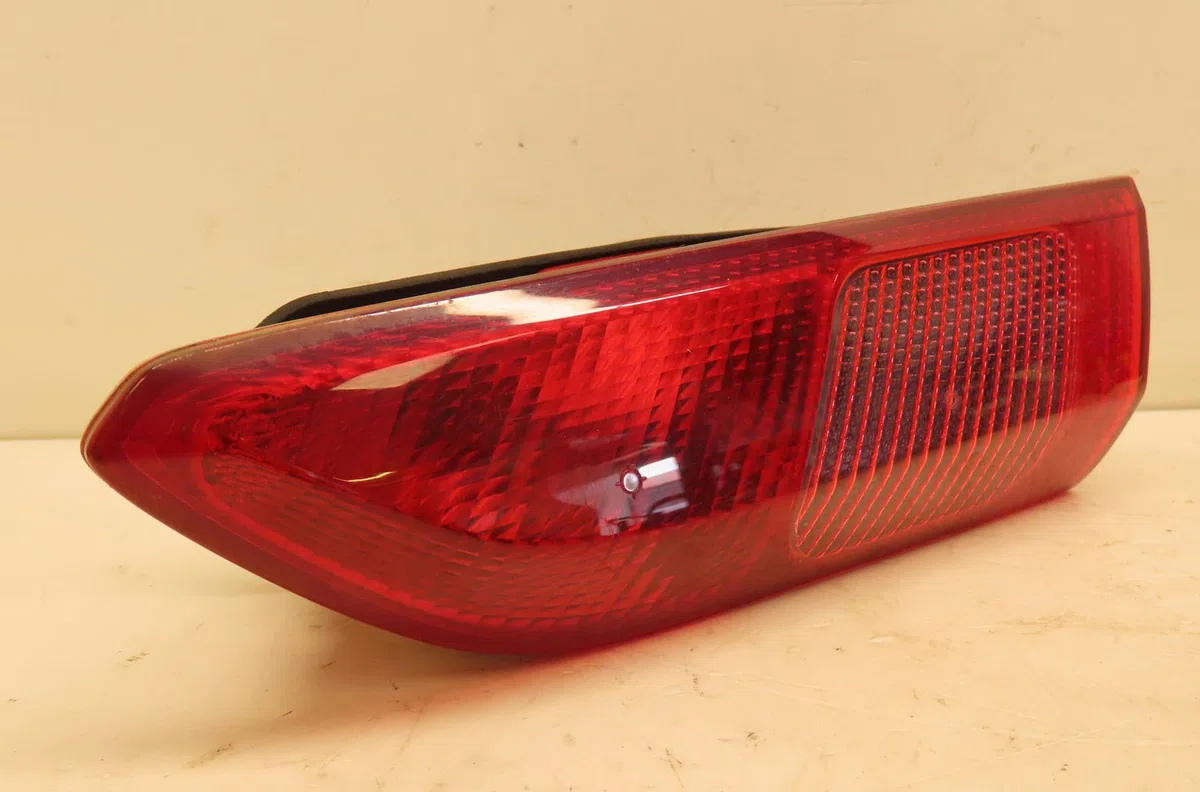 Feu arrière intérieur droit ALFA ROMEO 156 2002 occasion