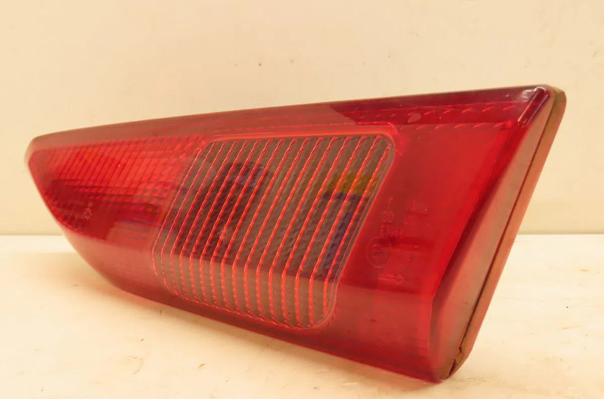 Feu arrière intérieur droit ALFA ROMEO 156 2002 occasion
