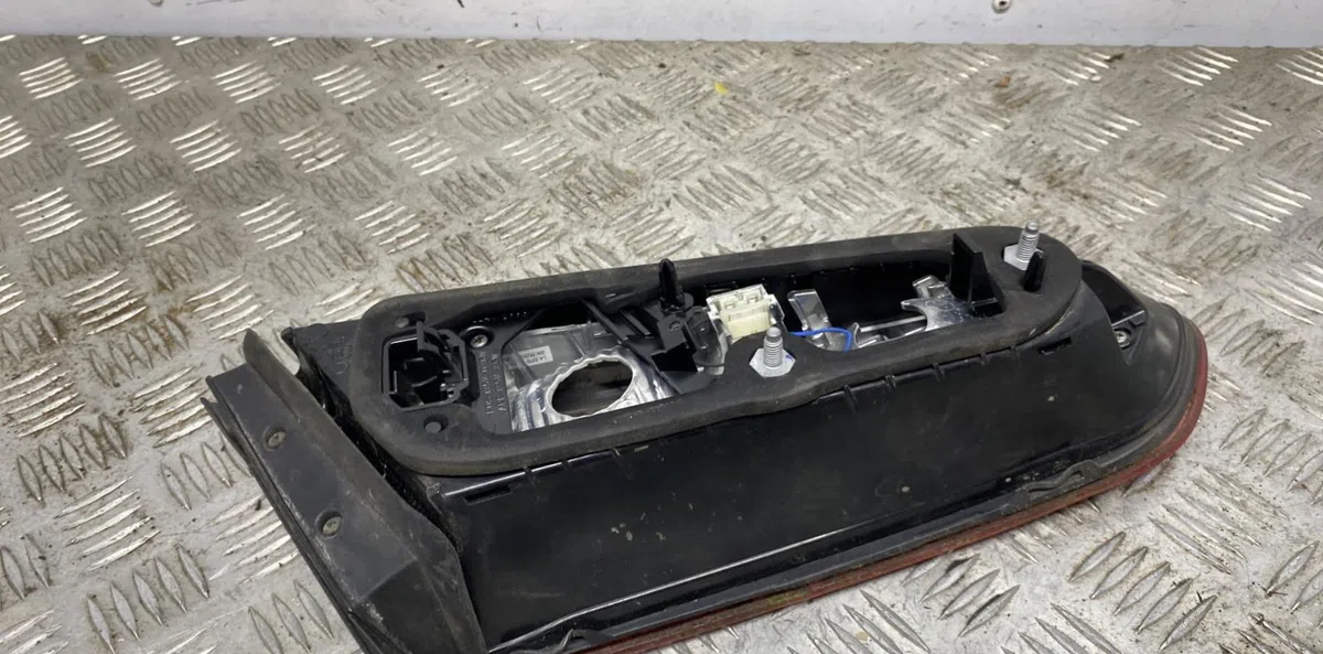 Feu arrière intérieur droit ALFA ROMEO GIULIETTA 2 PHASE 1 occasion
