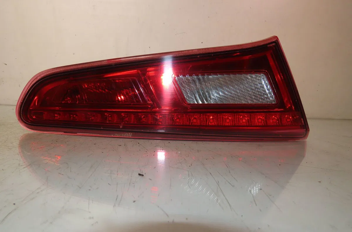 Feu arrière intérieur droit ALFA ROMEO GIULIETTA 2012 occasion