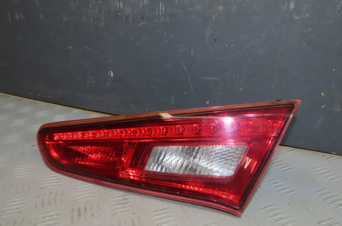 Feu arrière intérieur droit Alfa romeo GIULIETTA (940_) 1.6 jtdm (940fxd1a) (2010-2016) 5 portes occasion