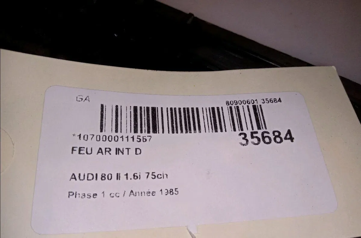 Feu arrière intérieur droit AUDI 80 II 1985 occasion