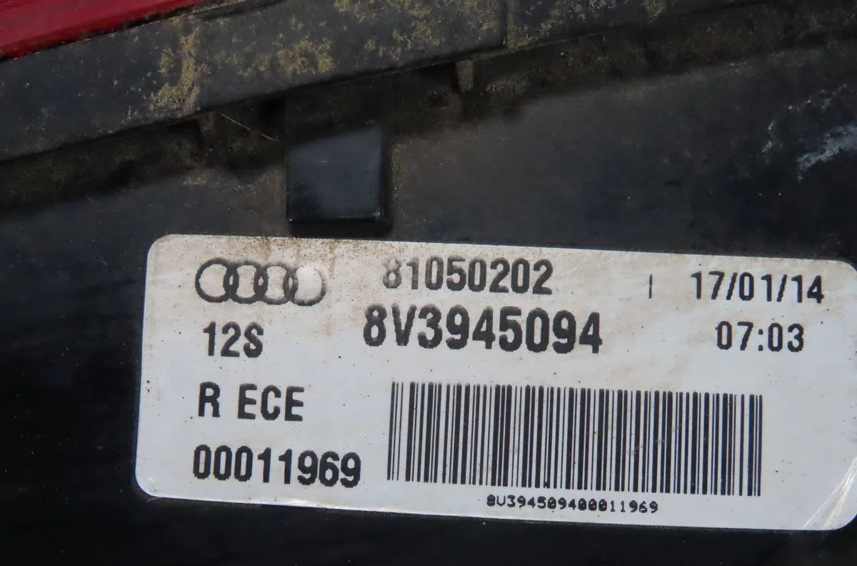 Feu arrière intérieur droit Audi A3 (8V1, 8VK) 1.6 tdi (2013-2017) occasion