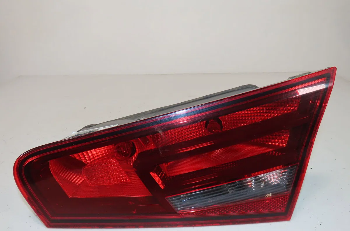 Feu arrière intérieur droit Audi A3 (8V1, 8VK) 1.6 tdi (2013-2017) occasion