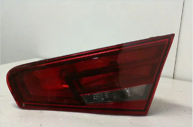 Feu arrière intérieur droit AUDI A3 III Phase 1 10-2012 1.6 TDi 105ch occasion