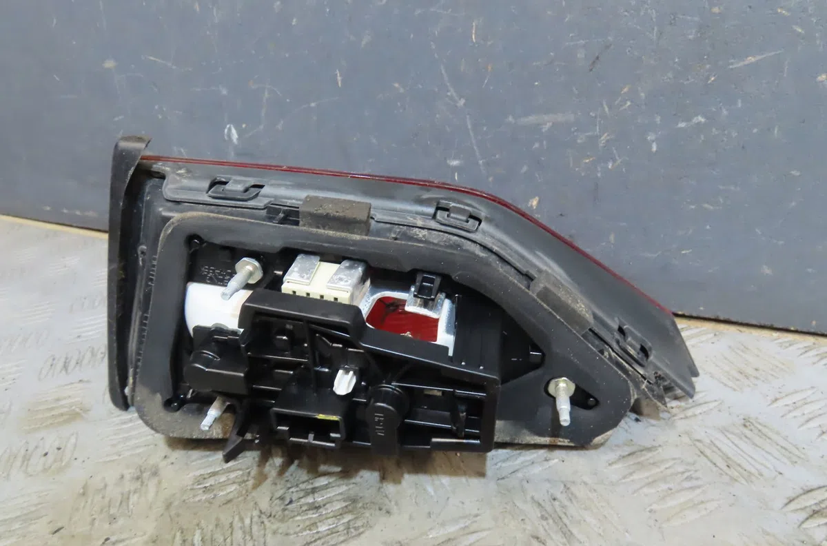 Feu arrière intérieur droit Audi A3 Limousine (8VS, 8VM) 2.0 tdi (2013-2020) occasion