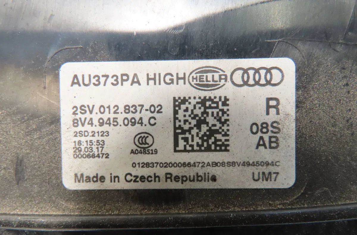 Feu arrière intérieur droit Audi A3 Sportback (8VA, 8VF) 1.0 tfsi (2016-2020) occasion