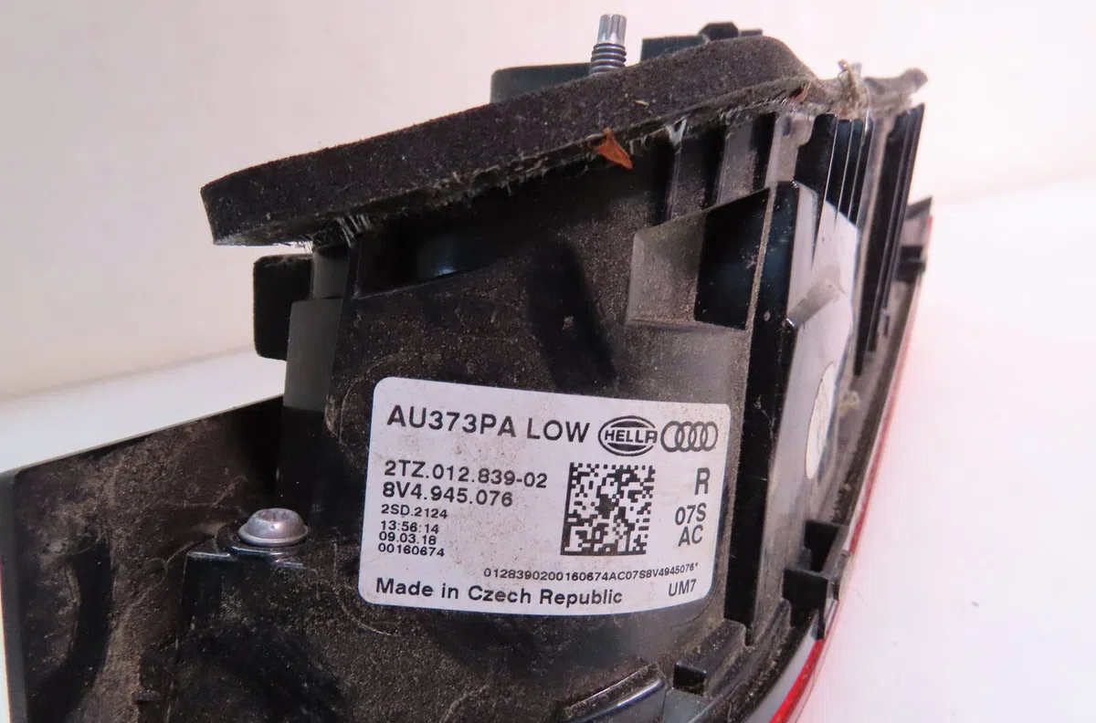 Feu arrière intérieur droit Audi A3 Sportback (8VA, 8VF) 1.5 tfsi (2017-2018) occasion
