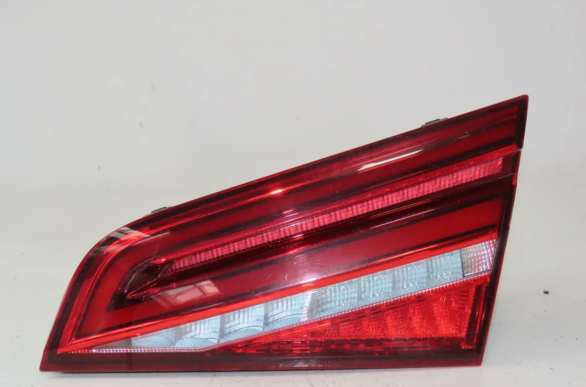 Feu arrière intérieur droit Audi A3 Sportback (8VA, 8VF) 2.0 tdi (2012-2020) 5 portes occasion
