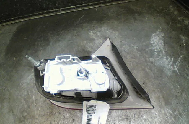 Feu arrière intérieur droit Audi A4 B7 (8EC) 1.6 (2004-2008) occasion