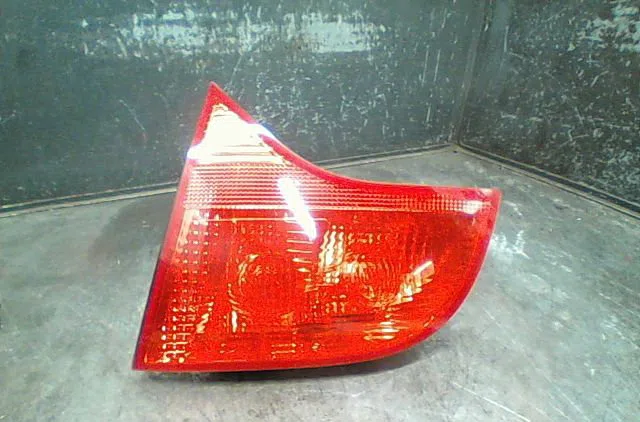 Feu arrière intérieur droit Audi A4 B7 (8EC) 1.6 (2004-2008) occasion