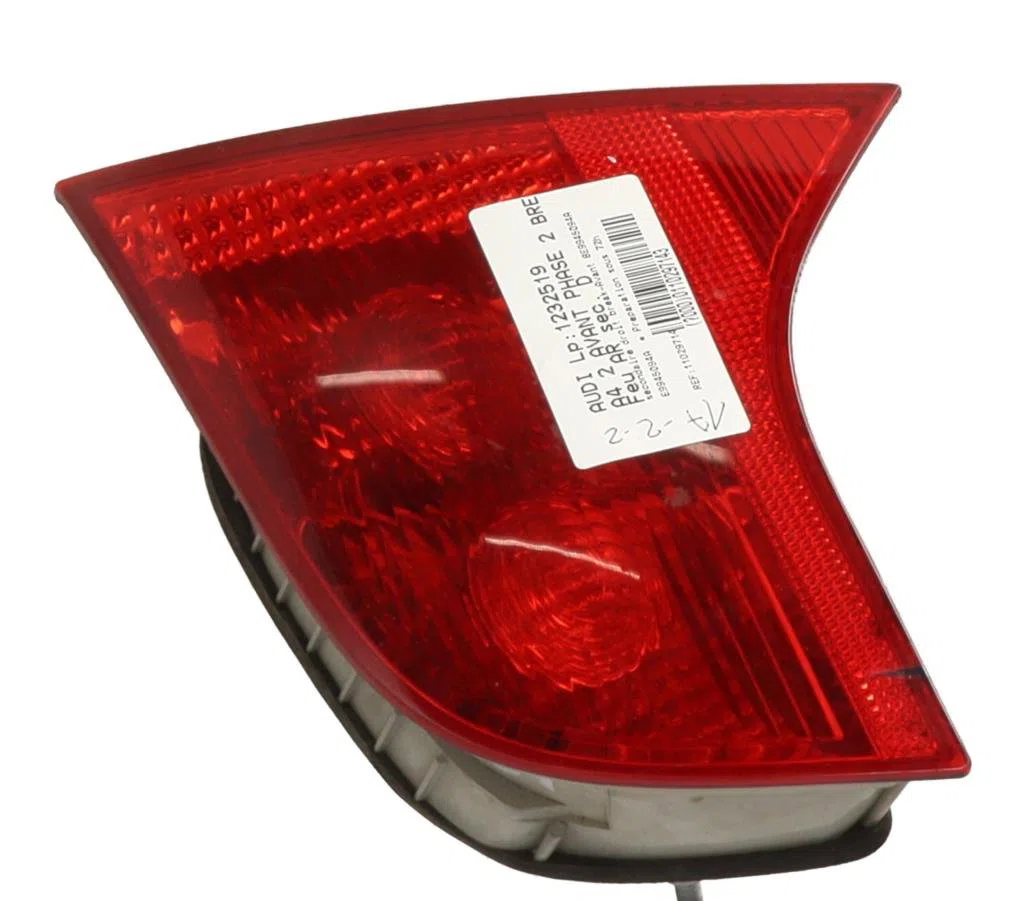 Feu arrière intérieur droit Audi A4 B7 Avant (8ED) 3.2 fsi quattro (2005-2008) occasion