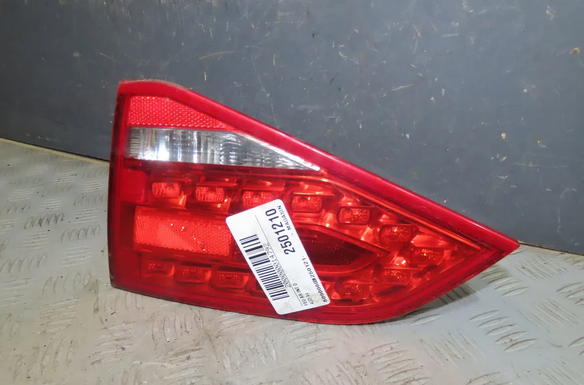 Feu arrière intérieur droit Audi A4 B8 (8K2) 2.0 tdi (2007-2015) occasion