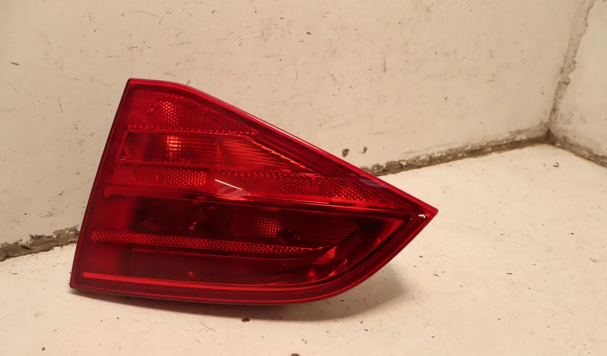 Feu arrière intérieur droit Audi A4 B8 Avant (8K5) 1.8 tfsi (2011-2015) occasion