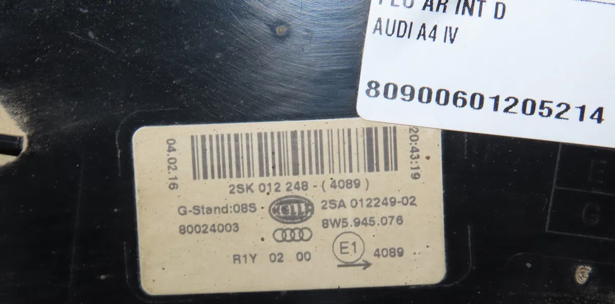 Feu arrière intérieur droit Audi A4 B9 (8W2, 8WC) 2.0 tdi (2015) occasion