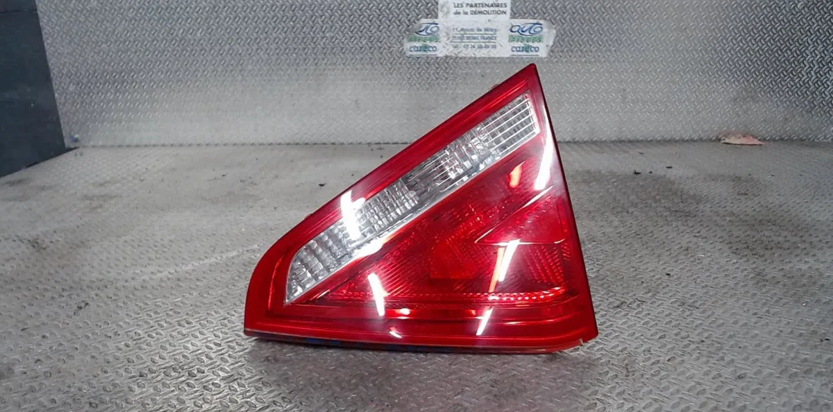 Feu arrière intérieur droit AUDI A5 1  A5 1 COUPE PHASE 1 occasion