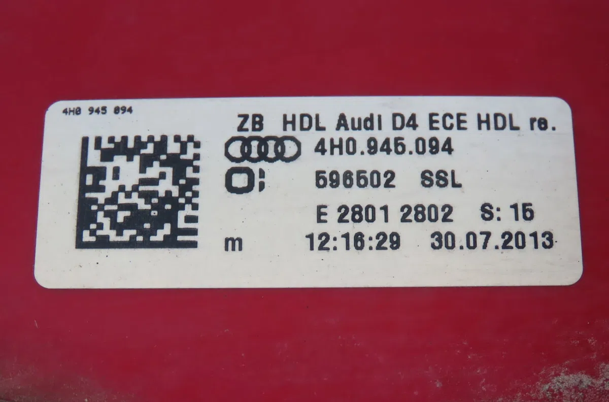 Feu arrière intérieur droit Audi A8 D4 (4H2, 4H8, 4HC, 4HL) 3.0 tdi quattro (2010-2015) occasion
