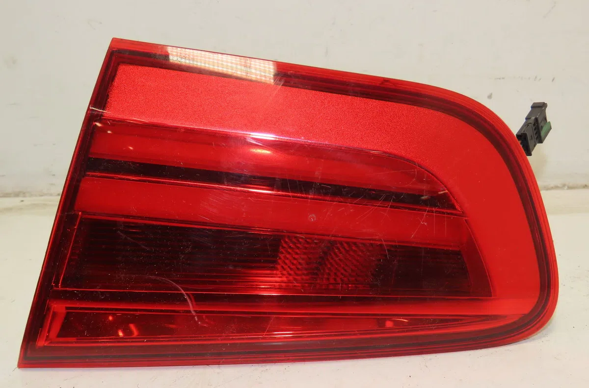 Feu arrière intérieur droit Bmw 1 (F21) 114 d (2012) occasion