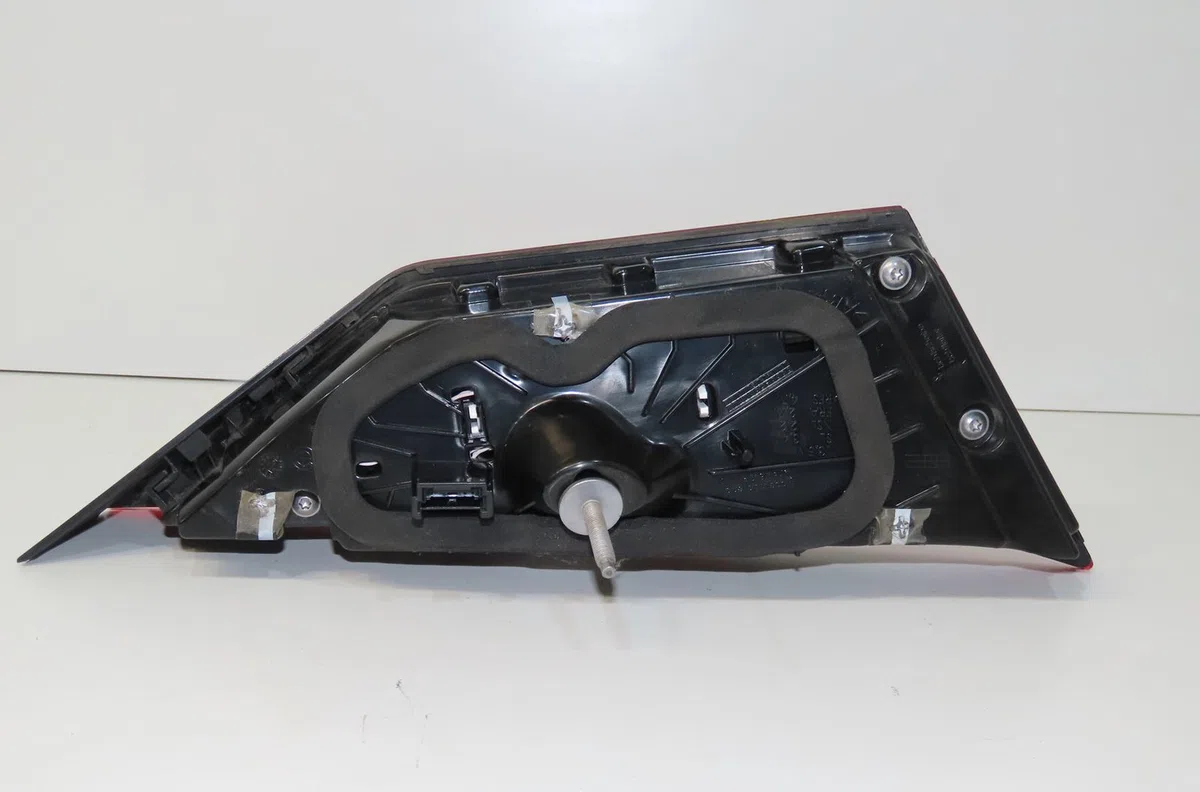 Feu arrière intérieur droit Bmw 1 (F40) 116 d (2019) occasion