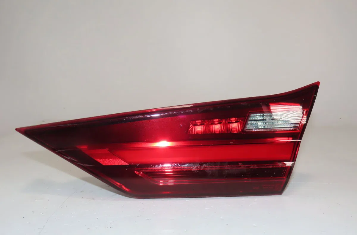 Feu arrière intérieur droit Bmw 1 (F40) 118 i (2019) 5 portes occasion
