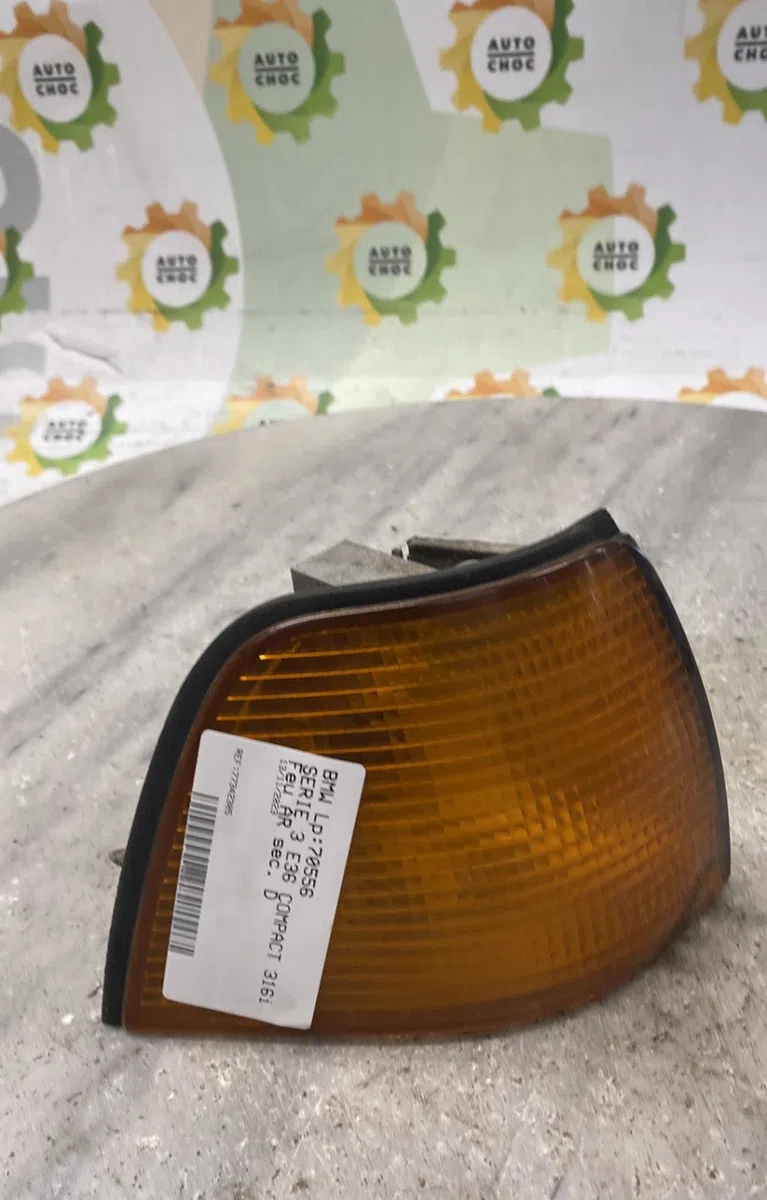 Feu arrière intérieur droit BMW SERIE 3 E36 COMPACT occasion