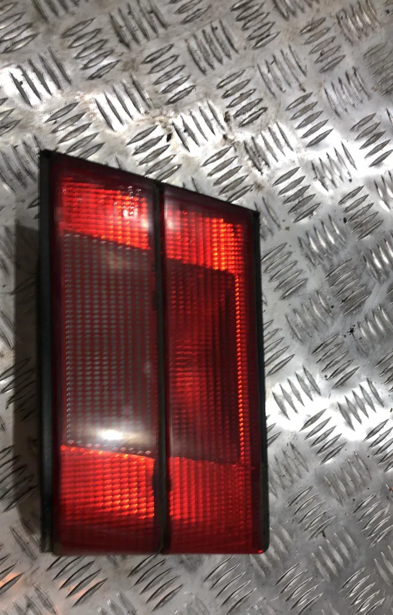Feu arrière intérieur droit BMW SERIE 5 E28 occasion