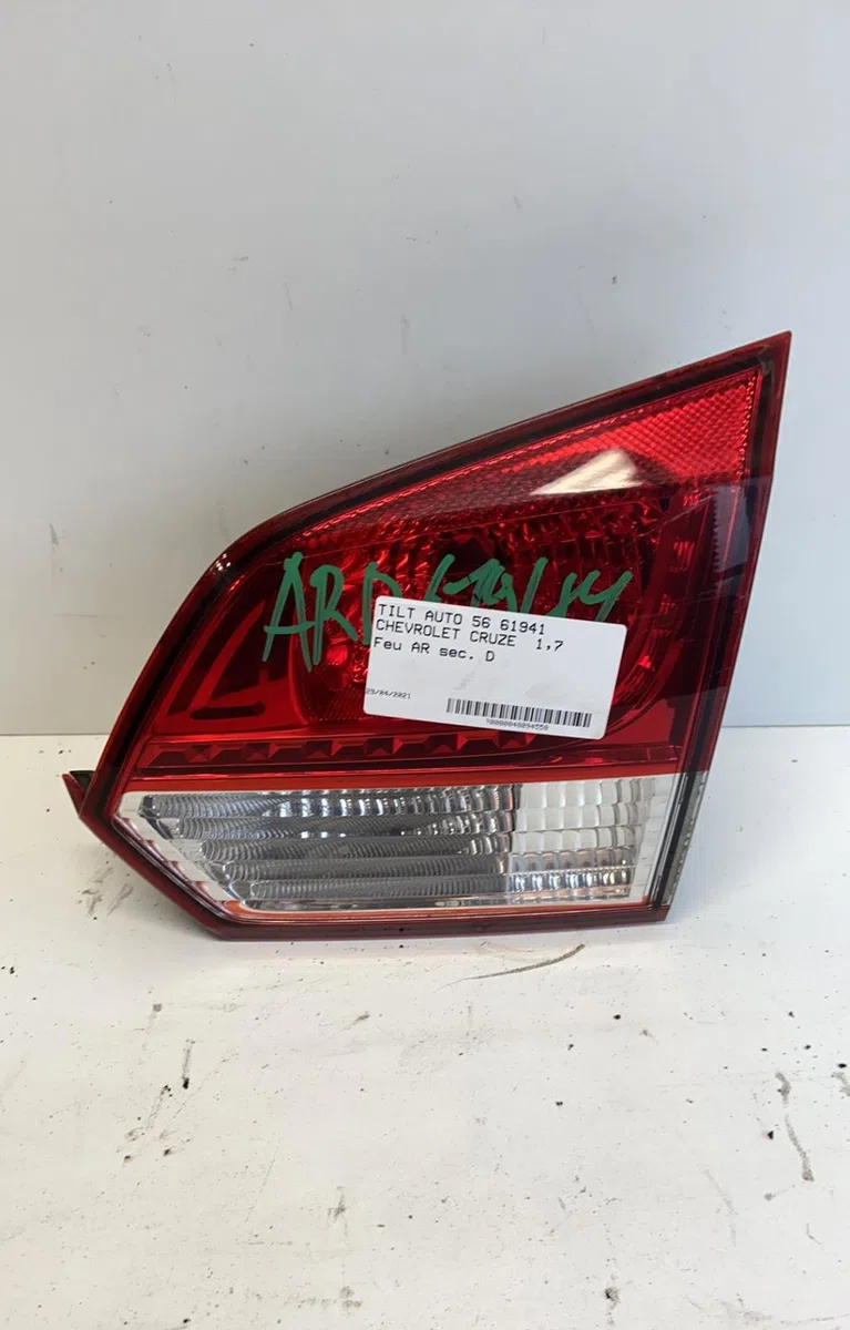 Feu arrière intérieur droit Chevrolet CRUZE Station Wagon (J308) 1.7 td (2012) occasion