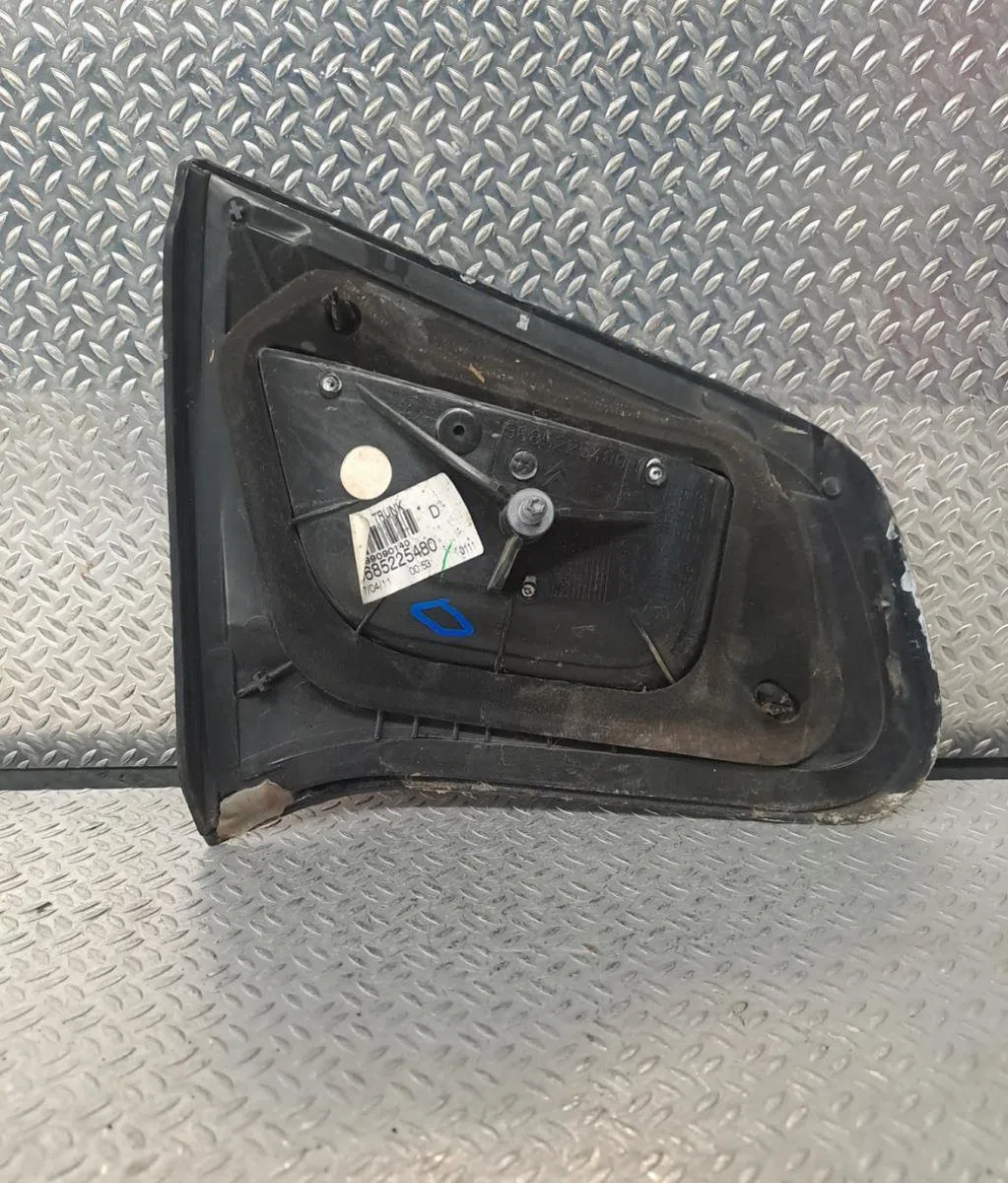 Feu arrière intérieur droit CITROEN C3 2  C3 2 PHASE 1 occasion