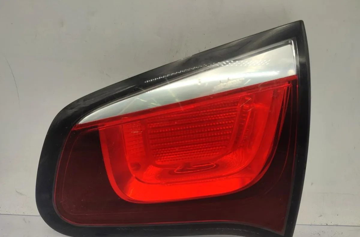 Feu arrière intérieur droit CITROEN C3 2 PHASE 1 occasion