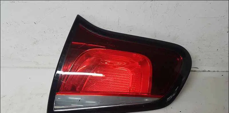 Feu arrière intérieur droit CITROEN C3 II occasion