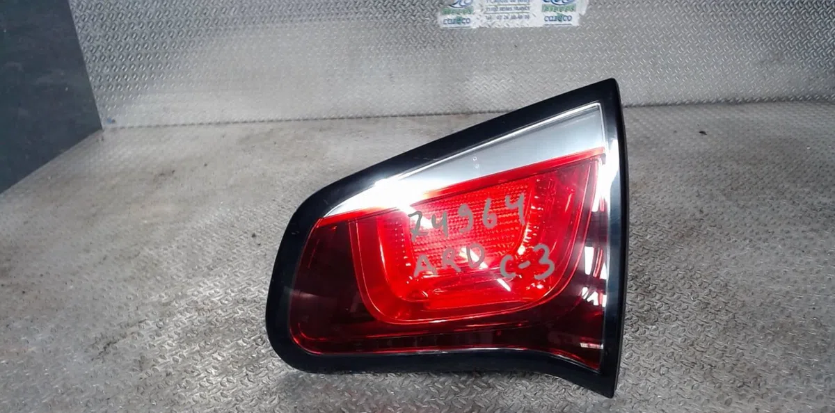 Feu arrière intérieur droit Citroen C3 II (SC_) 1.0 vti 68 (2012) 5 portes occasion