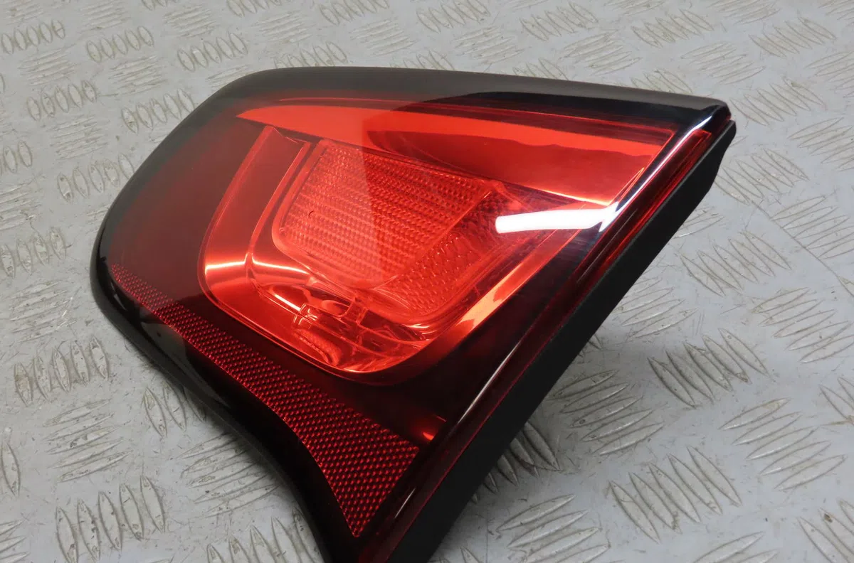 Feu arrière intérieur droit Citroen C3 II (SC_) 1.1 i (2009-2013) occasion