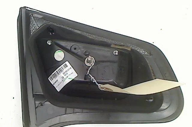 Feu arrière intérieur droit Citroën C3 II (SC_) 1.2 vti 82 (2012-2016) 5 portes occasion