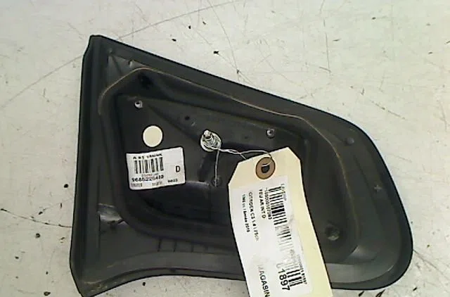 Feu arrière intérieur droit Citroën C3 II (SC_) 1.4 (2009-2016) 5 portes occasion