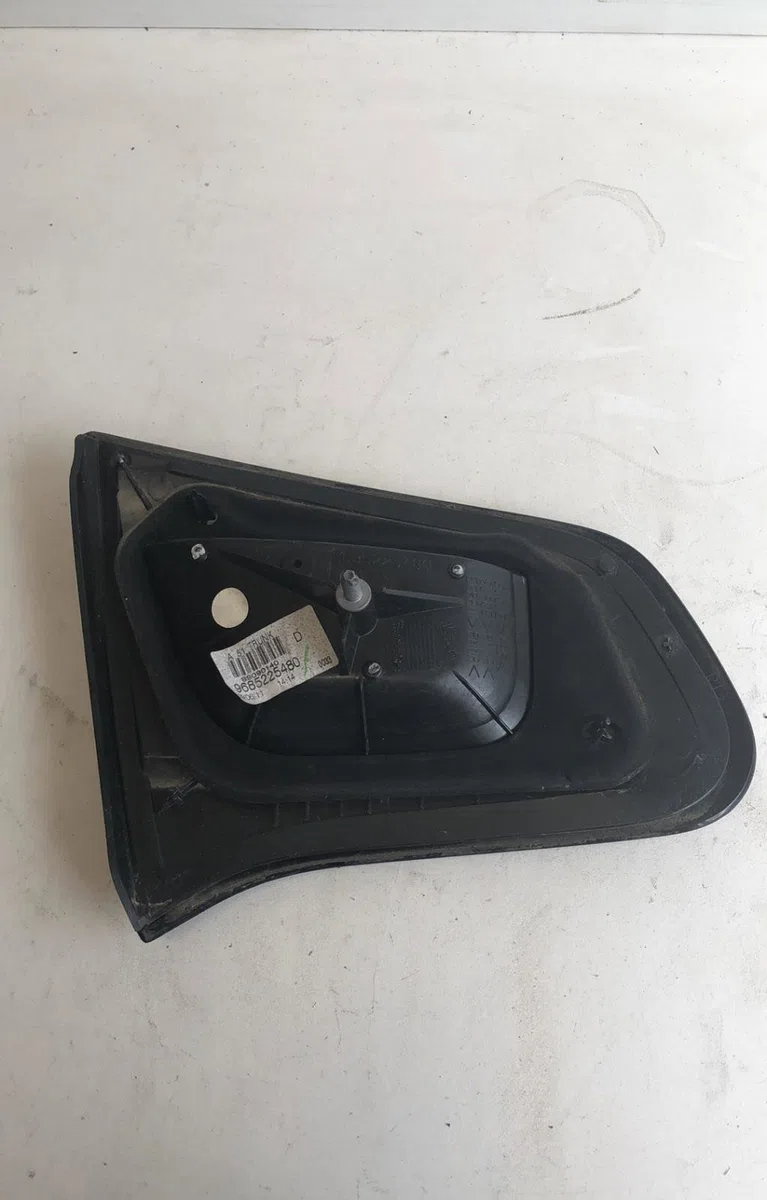 Feu arrière intérieur droit Citroen C3 II (SC_) 1.4 (2009-2016) 5 portes occasion