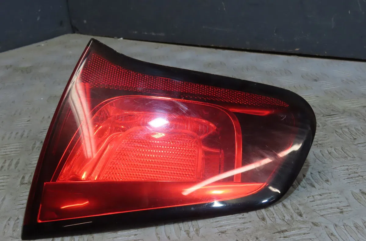 Feu arrière intérieur droit Citroën C3 II (SC_) 1.4 vti 95 (2009) occasion