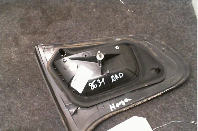 Feu arrière intérieur droit Citroën C3 II (SC_) 1.6 bluehdi 75 (2015) occasion