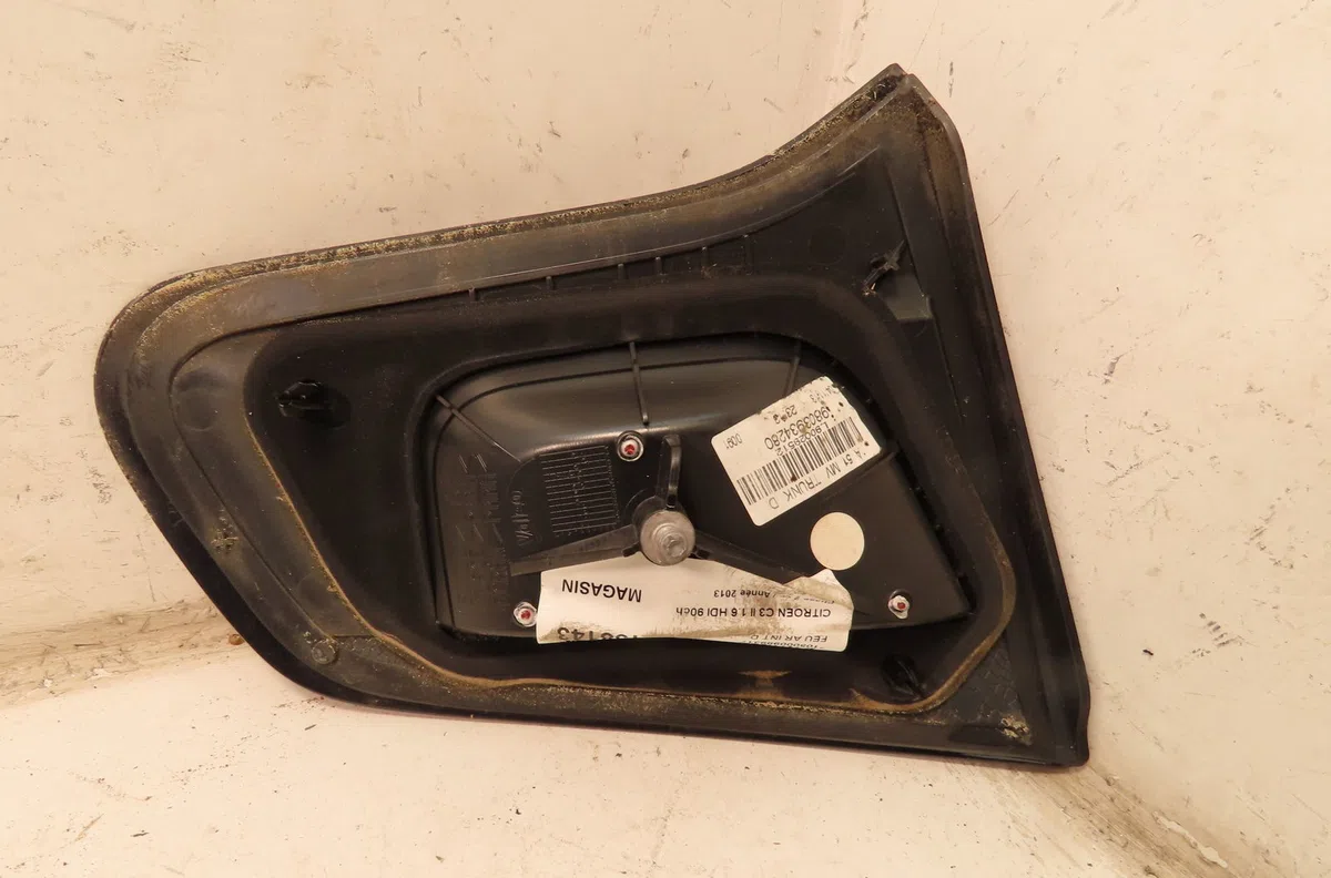 Feu arrière intérieur droit Citroën C3 II (SC_) 1.6 hdi (2009-2016) 5 portes occasion