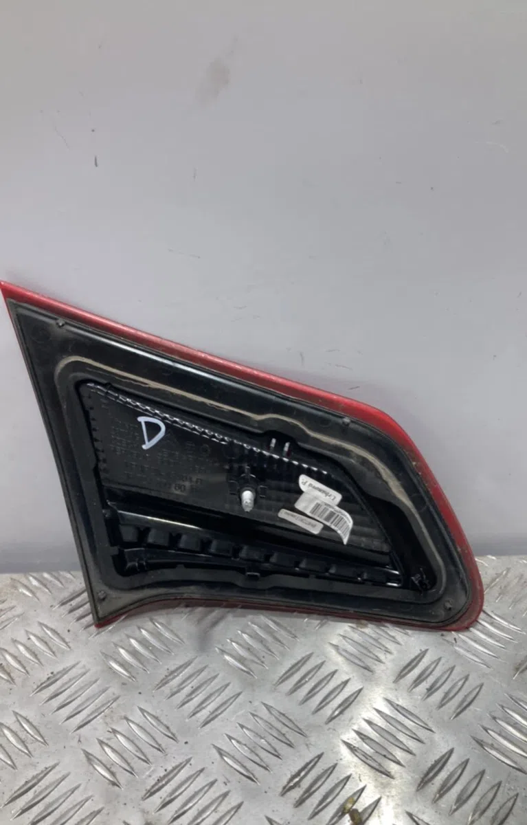 Feu arrière intérieur droit CITROEN C4 2 PHASE 1 occasion