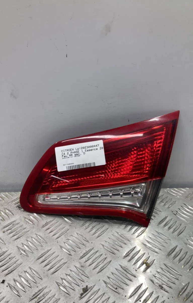 Feu arrière intérieur droit CITROEN C4 2 PHASE 1 occasion