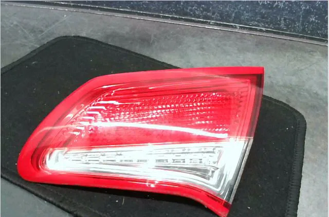 Feu arrière intérieur droit Citroën C4 II (NC_) 1.6 vti 120 (2009-2016) occasion