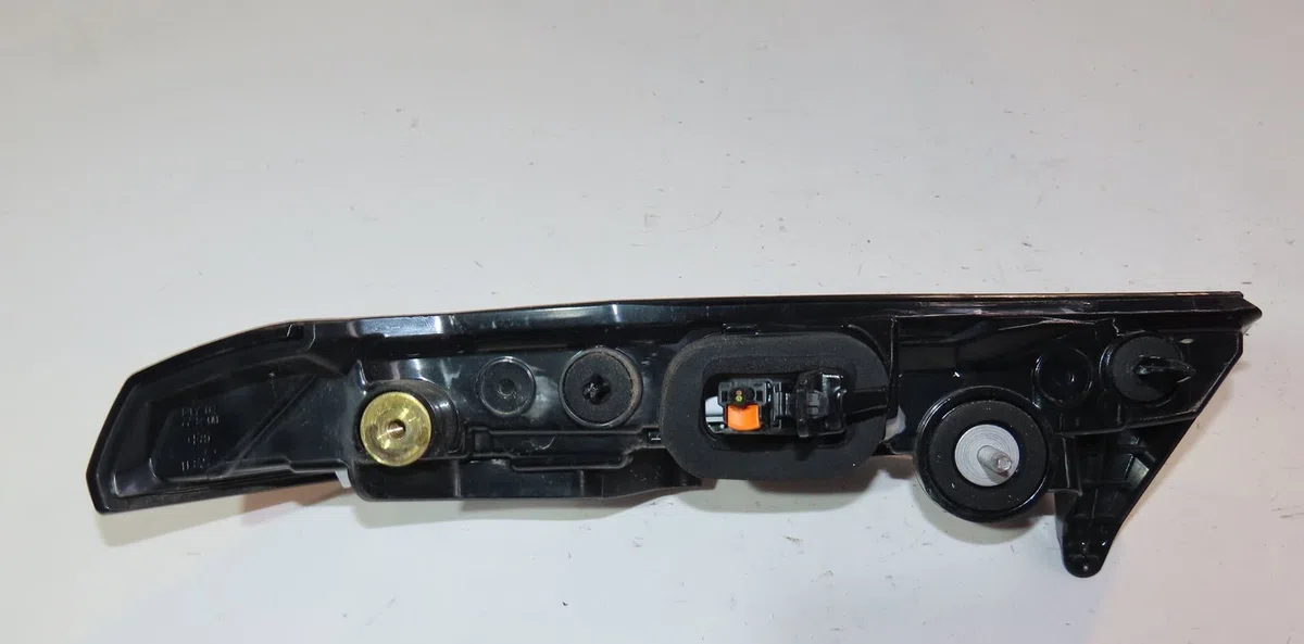 Feu arrière intérieur droit Citroën C4 III (BA_, BB_, BC_) 1.5 bluehdi 130 (bbyhzb) (2020) occasion