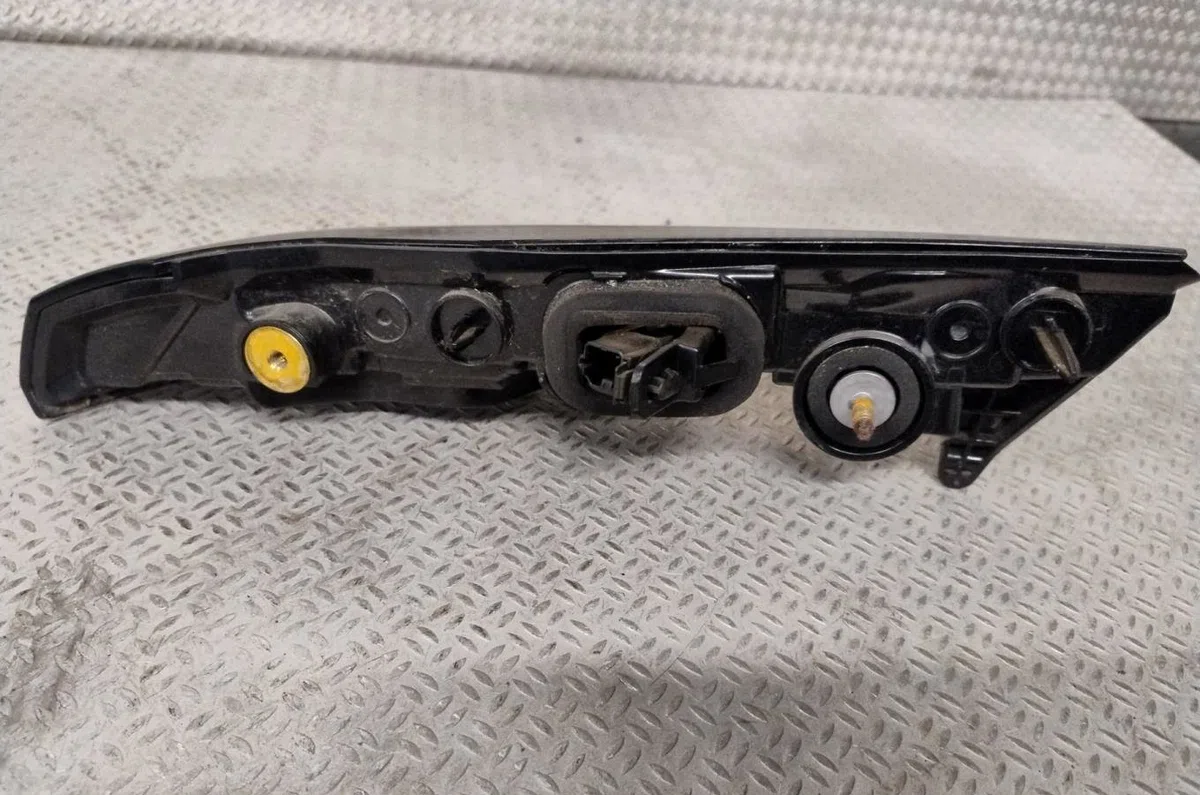 Feu arrière intérieur droit Citroen C4 III (BA_, BB_, BC_) E-c4 (bczkxc) (2020) occasion