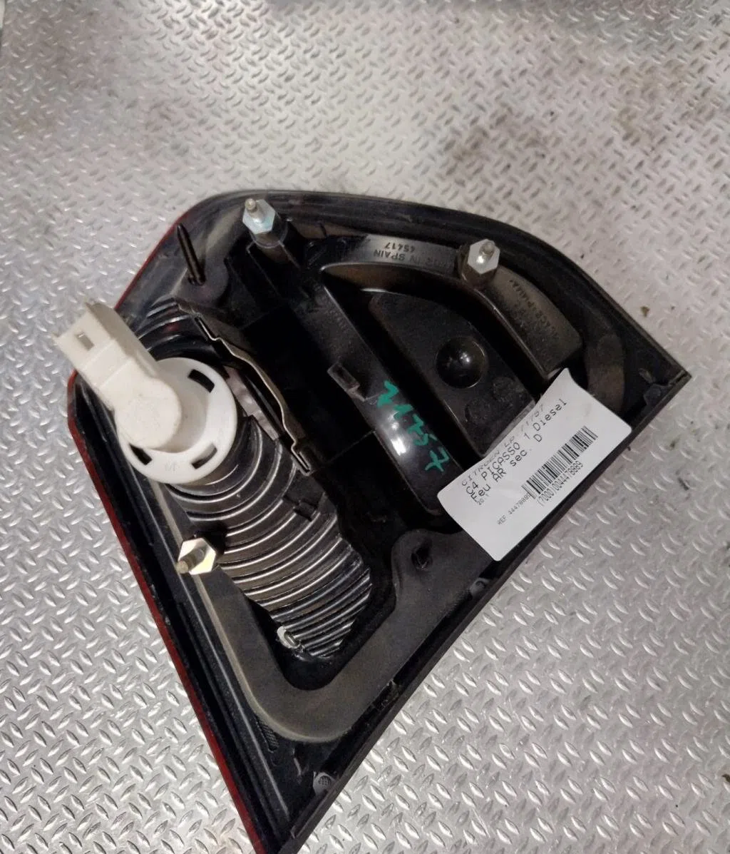 Feu arrière intérieur droit CITROEN C4 PICASSO 1  C4 PICASSO 1 occasion