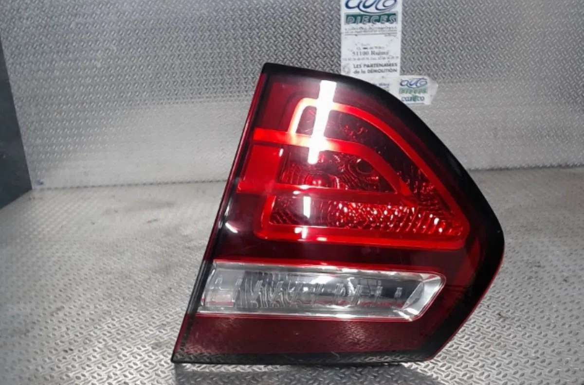 Feu arrière intérieur droit CITROEN C4 PICASSO 1  C4 PICASSO 1 occasion