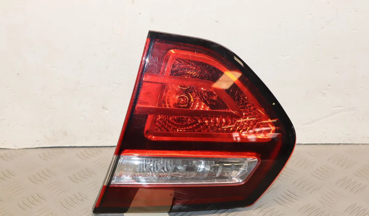 Feu arrière intérieur droit Citroen C4 PICASSO I Monospace (UD_) 1.6 hdi 110 (2010-2013) 5 portes occasion