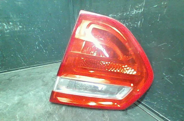 Feu arrière intérieur droit Citroën C4 PICASSO I Monospace (UD_) 1.6 hdi (2007-2013) 5 portes occasion